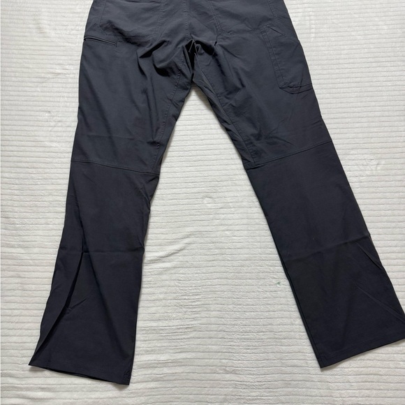 Kuhl Men's Dark Cargo Pants - Picture 11 of 11